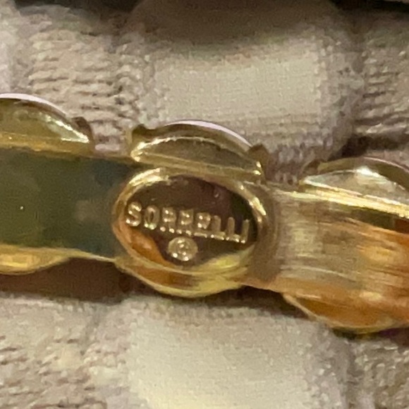 Thanksgiving sale 🧡 Sorrelli Electric Pink and Gold Crystal cuff- smaller stones - Picture 4 of 4